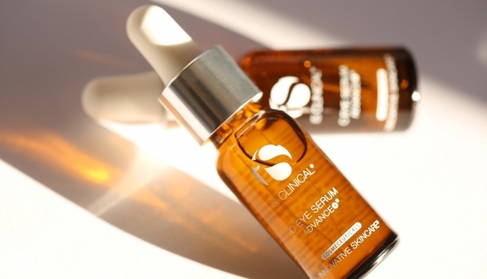 Gözlerinizdeki Yorgunluğu iS Clinical C Eye Serum Advance+ İle Silin