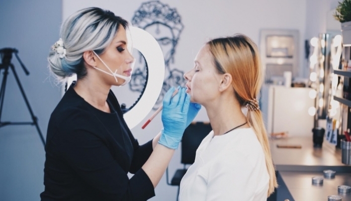 Cilt Bakım Ürünlerinin Kalite Seviyesini Nasıl Anlarız? Cansu Durkun Anlatıyor!