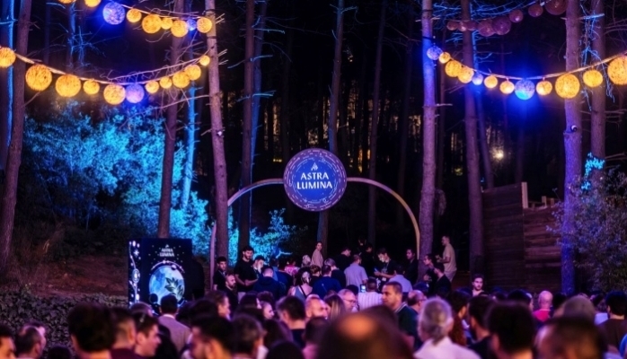 Karnaval Medya Sponsorluğunda Astra Lumina İle Yıldızlarla Çevrili Büyüleyici Bir Gece Yürüyüşü