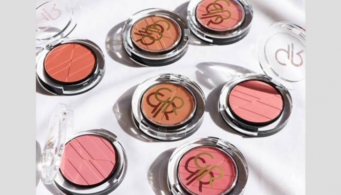 Sonbaharın Sıcak Dokunuşu: Golden Rose Powder Blush Etkisi