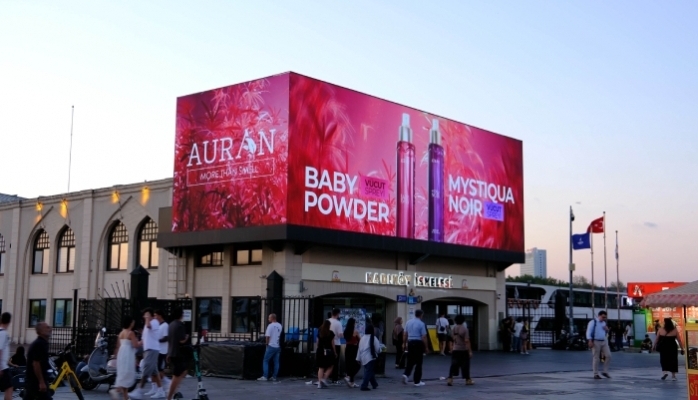 Auran Outdoor Kampanyasıyla Şehir Hayatına Dokunuyor