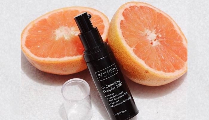 Yaz Sonrası Cilt Bakımında Revision'ın C Vitamini Çözümleri!