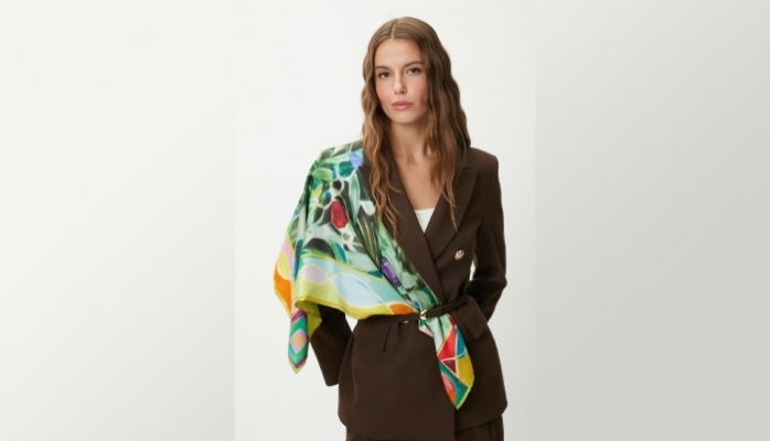 Beymen Club'tan Anneler Günü'ne Özel “Art Collaboration With Çağla Ulusoy” İpek Eşarp
