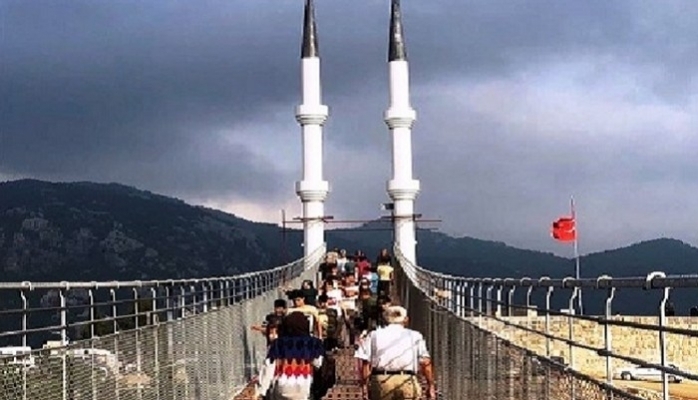 4 Minareli Yaya Köprüsü