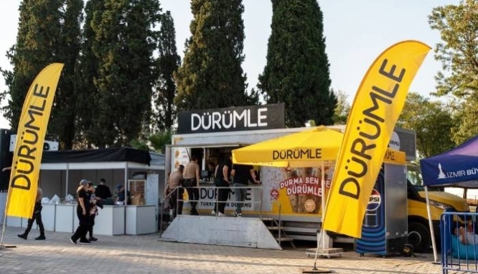 İzmir Enternasyonal Fuarı'nda Yer Alan Dürümle Ziyaretçilerine Özgün Tatlarla Dolu Bir Deneyim Yaşatıyor