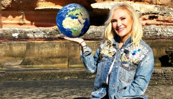 Atığın Estetiğe Dönüşümü İle Çevreci Aktivist Sanatçı Zeliha Sunal'ın Yolculuğu