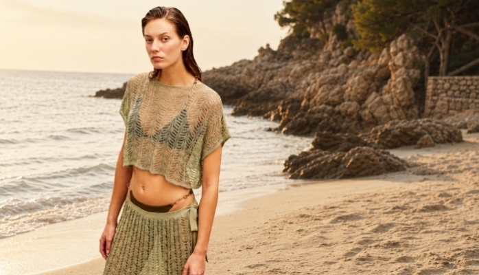 KNITSS Yaz'26 Beachwear Koleksiyonu:  Transparan Örgüler Işıltılı Dokular ve Yazın En Hafif Hali