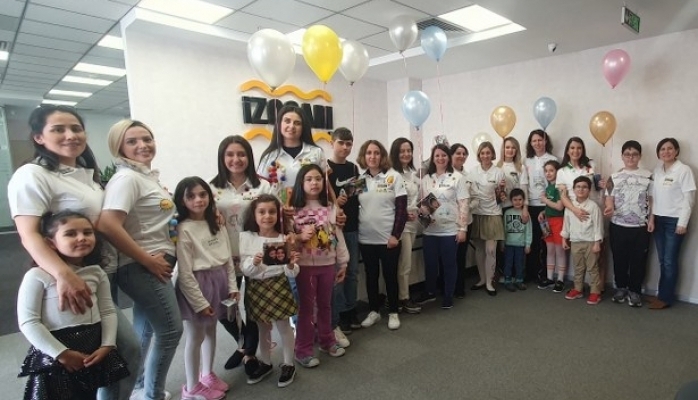 İzocam'lı Çocuklar Anneler Günü'nde Anneleri İçin Tişört Tasarladı