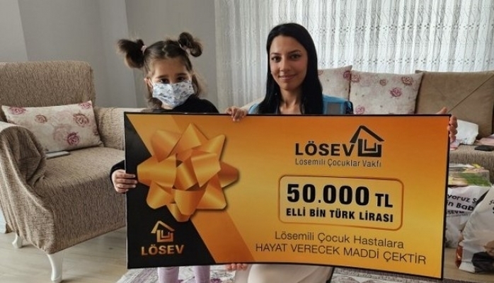 LÖSEV'in Karşılıksız İhtiyaç Çekleri Kanser Hastalarına Merhem Oluyor