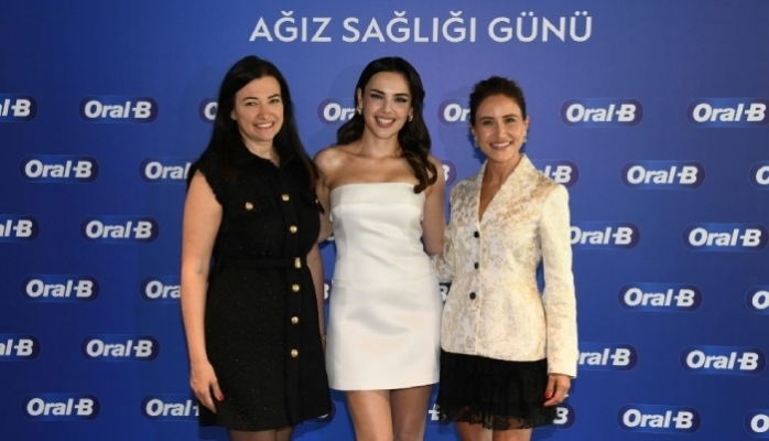 Ünlü Oyuncu Yağmur Tanrısevsin Sağlıklı Gülüşün Formülünü Verdi!