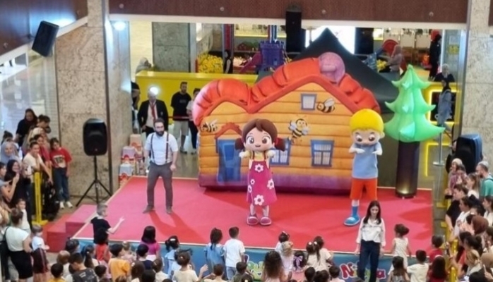 Niloya ve Arkadaşları Antalya'ya Geliyor