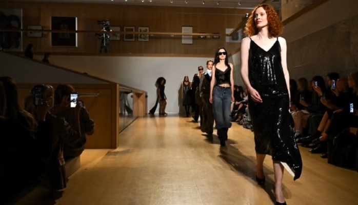 M&S 100 Yıllık Moda Yolculuğunu London Fashion Week Sahnesine Taşıdı